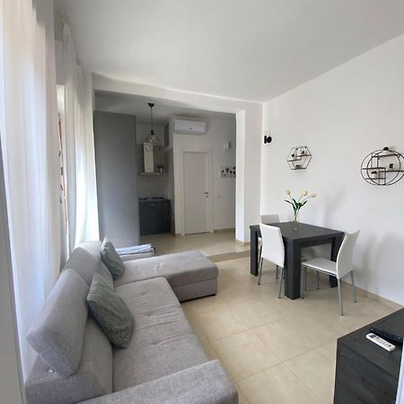 Civico 107 - Apartment With Private Parking Quartu Sant'Elena Exterior photo